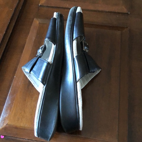 Women’s size 9M black Life stride fellah sandals - Picture 9 of 9